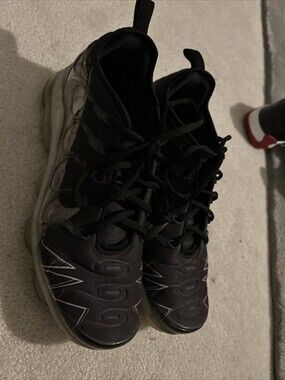 Nike Air Vapormax Plus La Requin Grey Black Running Shoe BV7827-001 Men Size 9.5